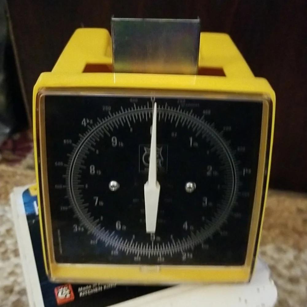 Vintage Kitchen King Yellow Kitchen Scale w Box